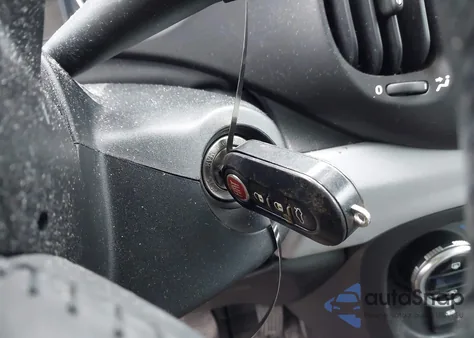 2014 Fiat 500L Easy z USA, uszkodzony, nr VIN ZFBCFABH3EZ000746